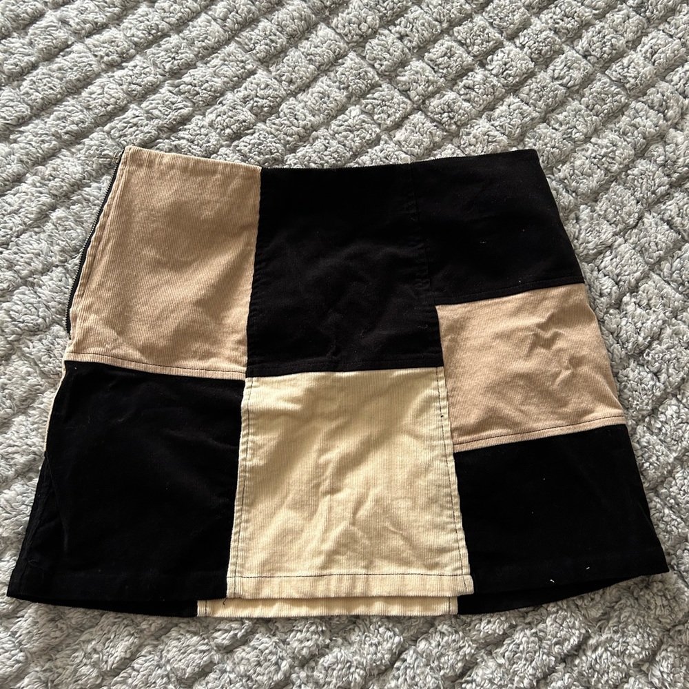 Black/tan/cream zip up corduroy mini skirt